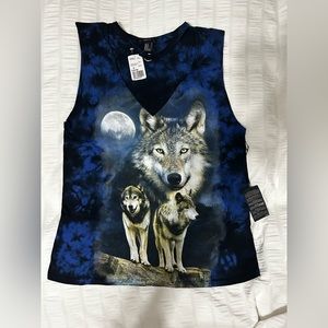 sleeveless wolf NWT, choker neck